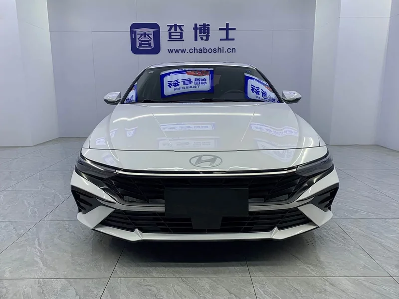 Hyundai Elantra — фото 2