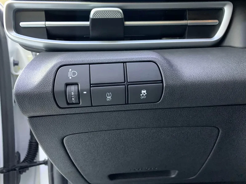 Hyundai Elantra — фото 5