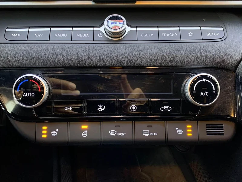 Hyundai Elantra — фото 10