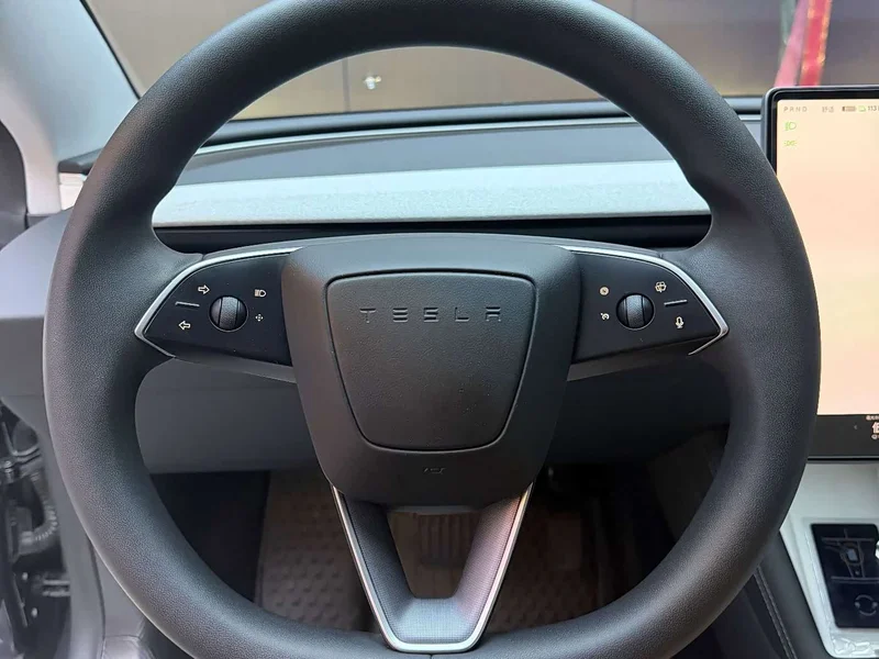 Tesla Model 3 — фото 13
