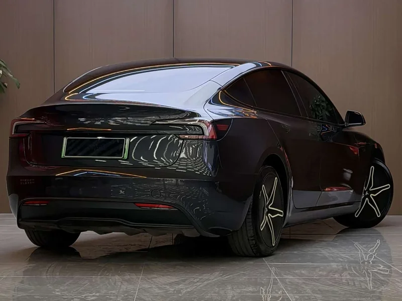 Tesla Model 3 — фото 15