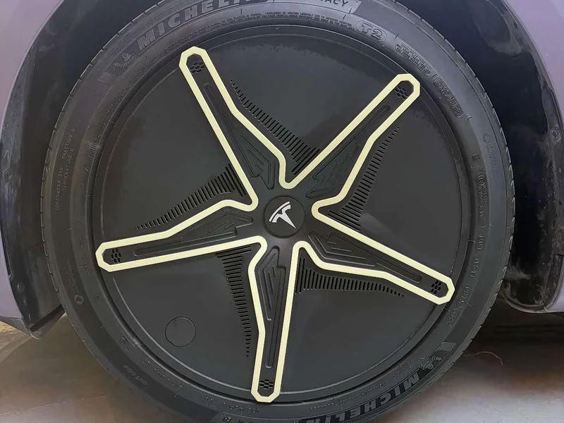 Tesla Model 3 — фото 10