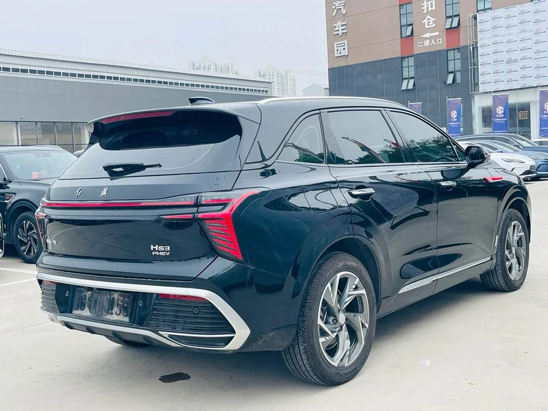 Hongqi HS3 PHEV — фото 15