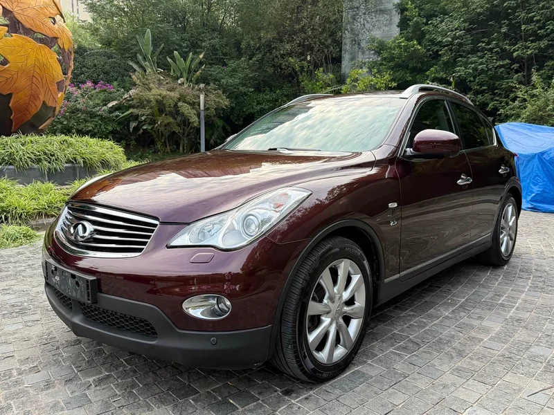Infiniti QX50 (Imported) — фото 1