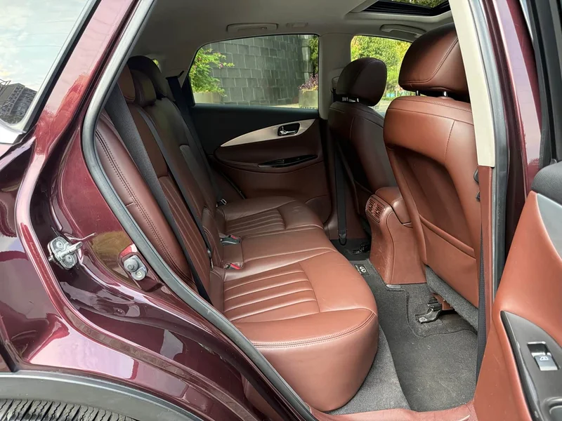 Infiniti QX50 (Imported) — фото 13