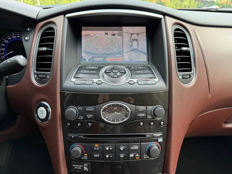 Infiniti QX50 (Imported) — фото 18