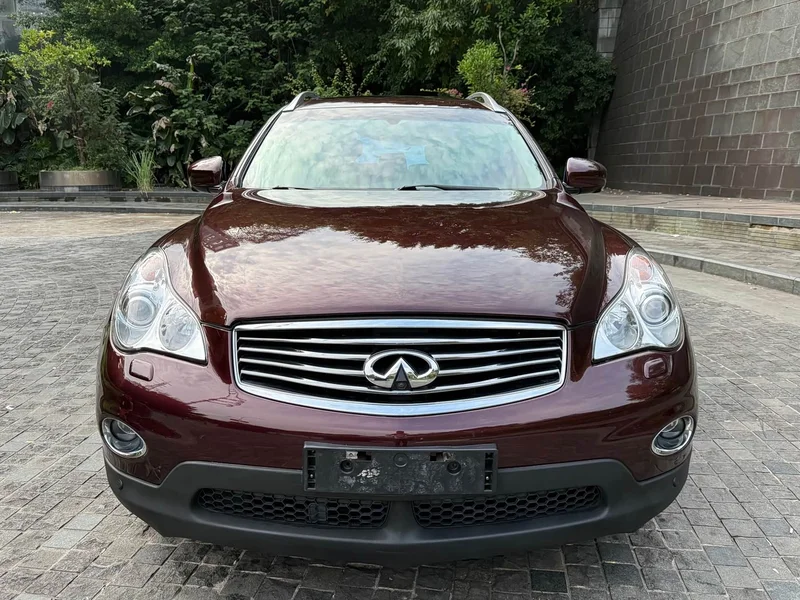 Infiniti QX50 (Imported) — фото 2