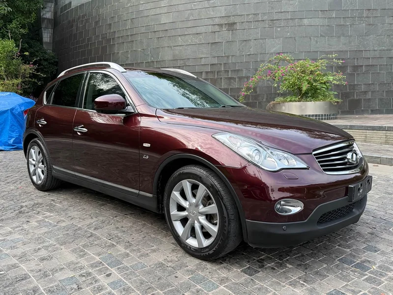 Infiniti QX50 (Imported) — фото 3