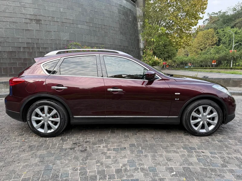 Infiniti QX50 (Imported) — фото 4