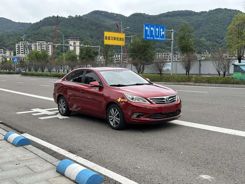 Changan Eado — фото 2