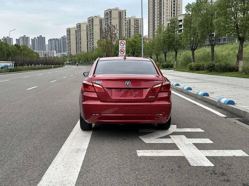 Changan Eado — фото 6
