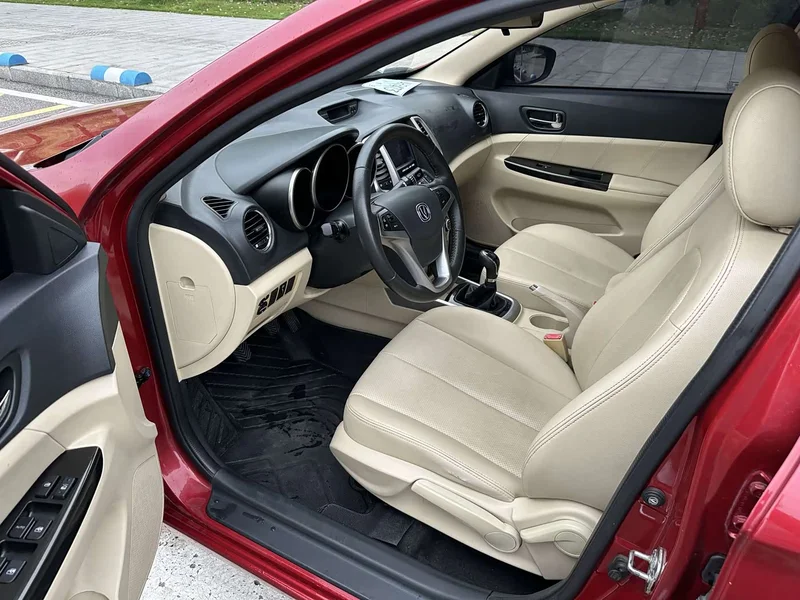 Changan Eado — фото 10