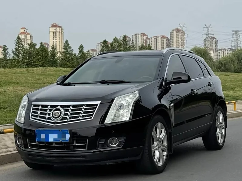Cadillac SRX — фото 1