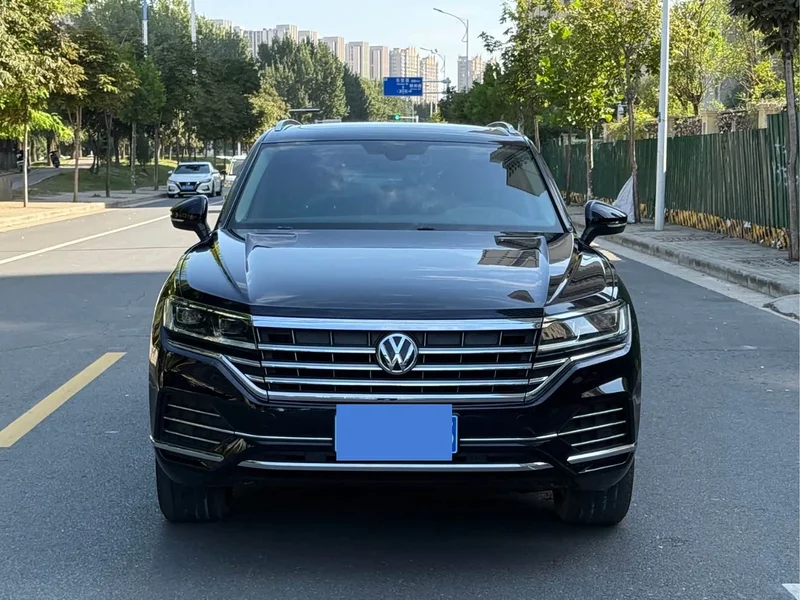 Volkswagen Touareg — фото 2