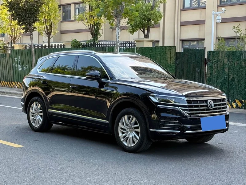 Volkswagen Touareg — фото 3