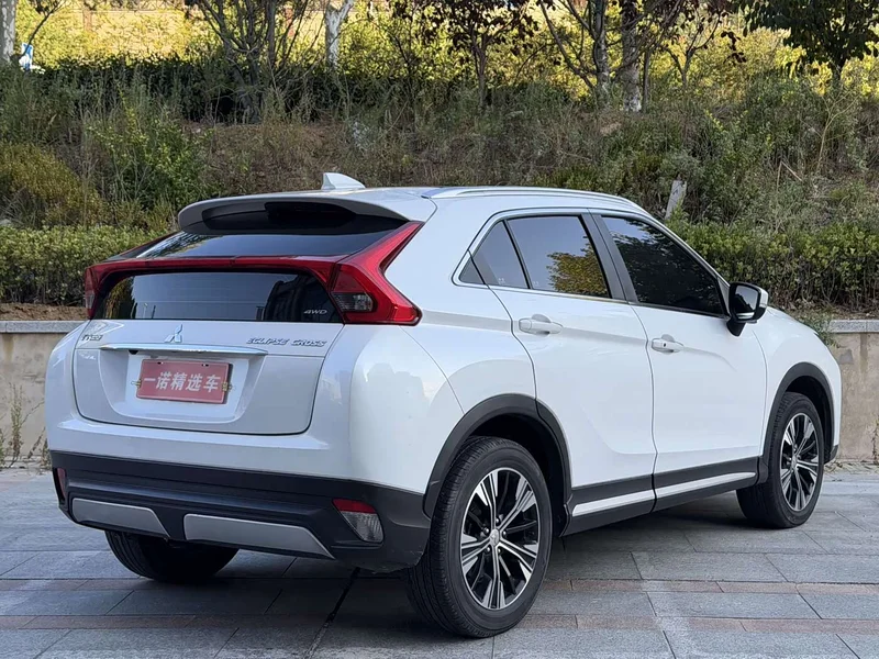 Mitsubishi Eclipse Cross — фото 3