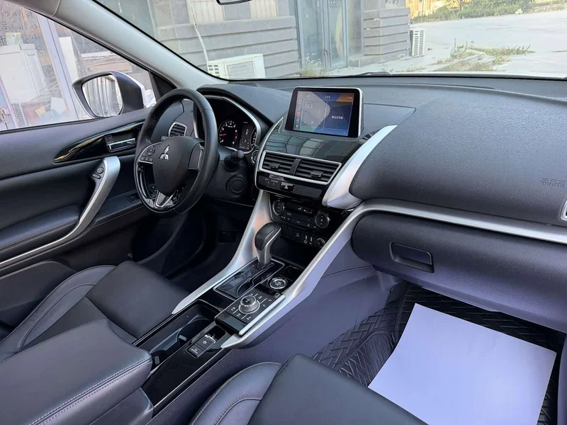 Mitsubishi Eclipse Cross — фото 8