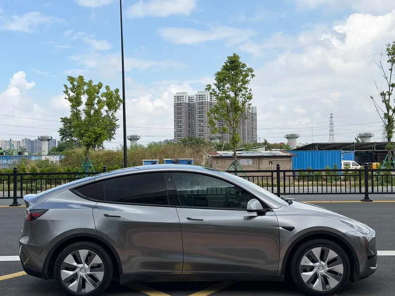 Tesla Model Y — фото 4