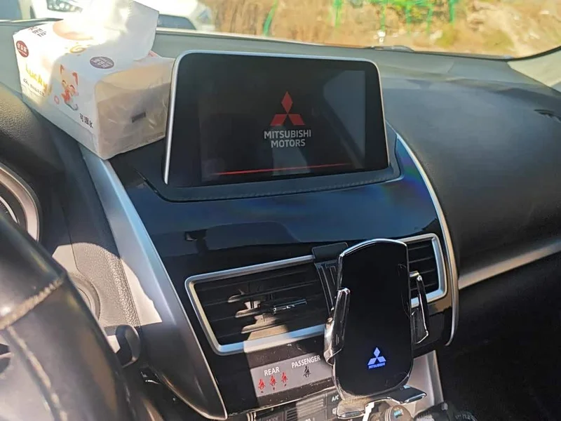 Mitsubishi Eclipse Cross — фото 13