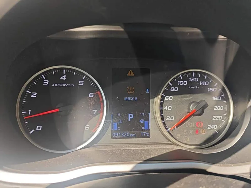 Mitsubishi Eclipse Cross — фото 14