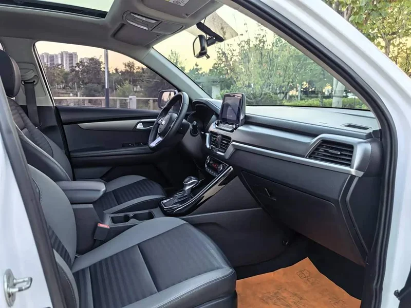Kia Sportage — фото 10