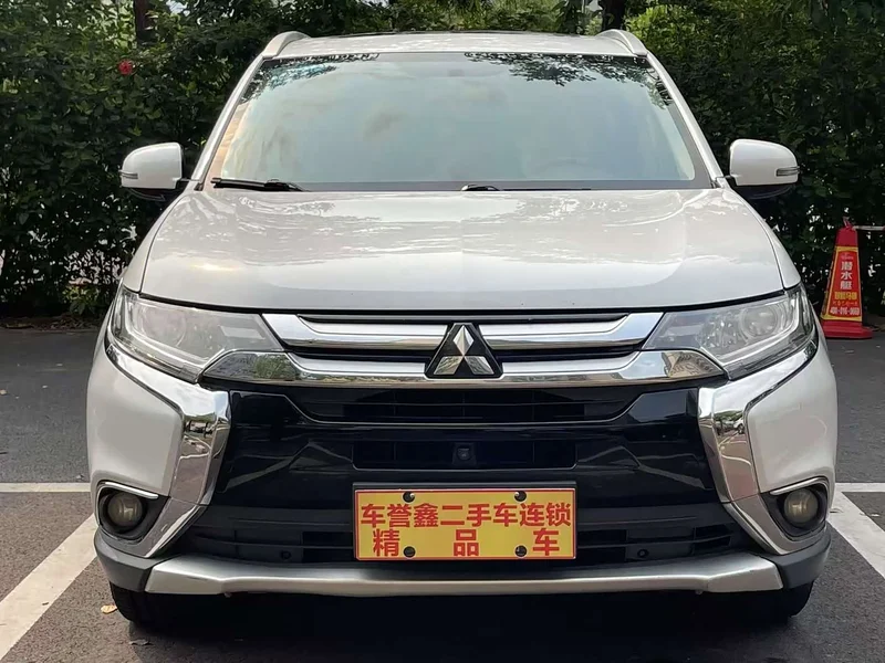 Mitsubishi Outlander — фото 2