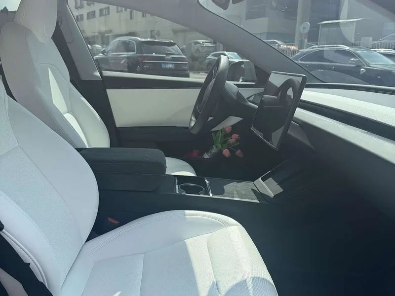 Tesla Model 3 — фото 13