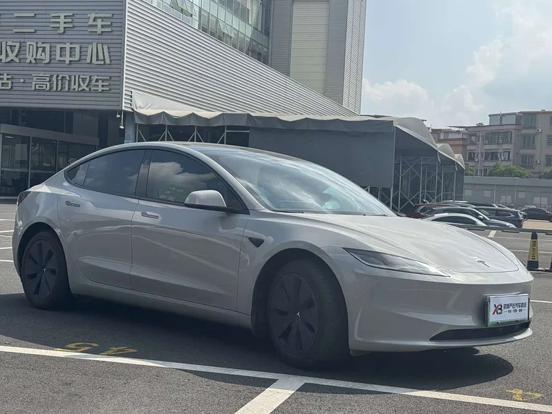 Tesla Model 3 — фото 3
