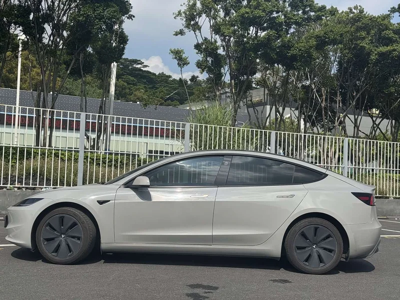 Tesla Model 3 — фото 8