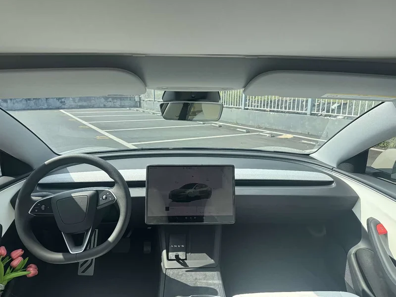 Tesla Model 3 — фото 10