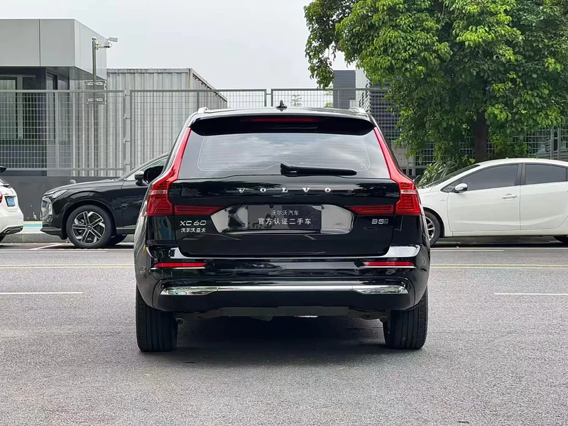 Volvo XC60 — фото 4