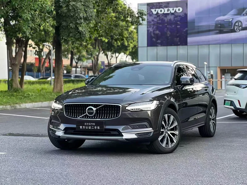 Volvo V90 — фото 1