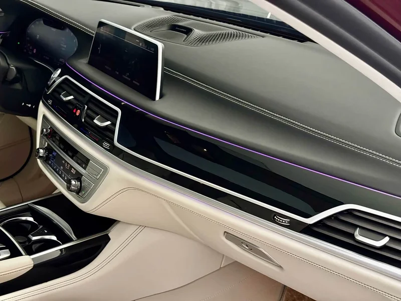 BMW 7-Series — фото 11
