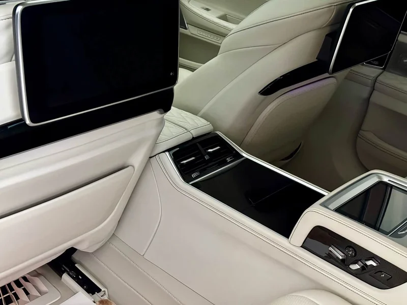 BMW 7-Series — фото 13
