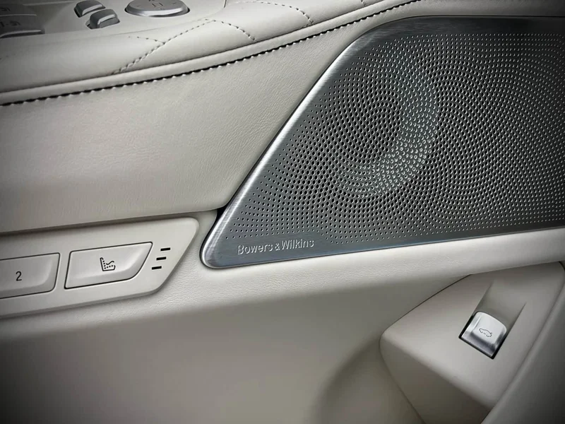 BMW 7-Series — фото 18