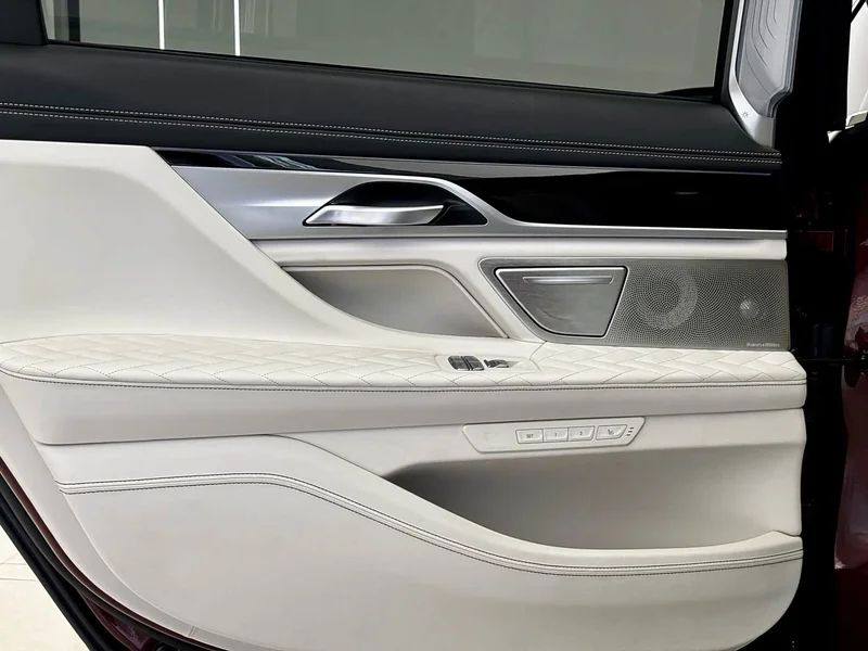 BMW 7-Series — фото 19