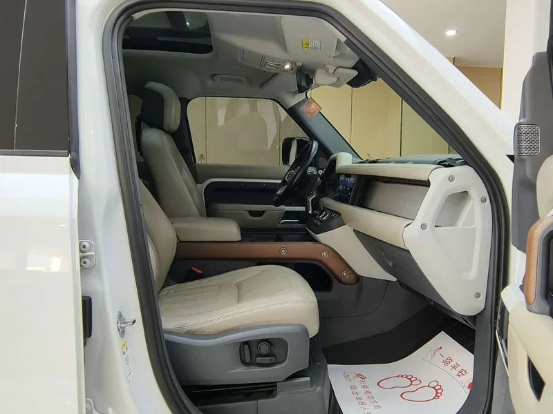 Land Rover Defender — фото 11