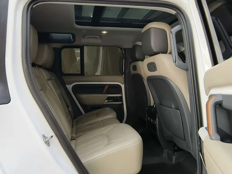 Land Rover Defender — фото 12