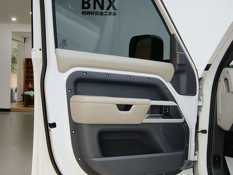 Land Rover Defender — фото 14
