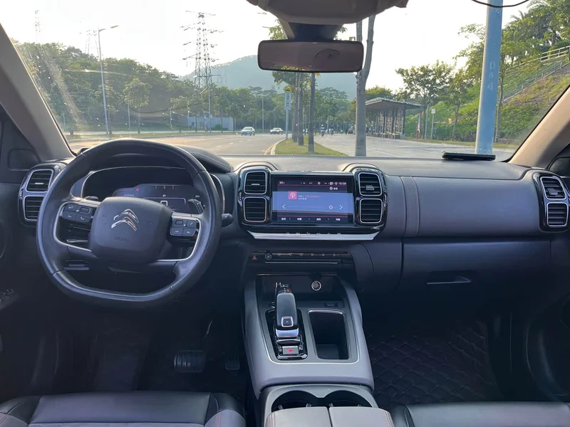 Peugeot C5 Aircross — фото 8