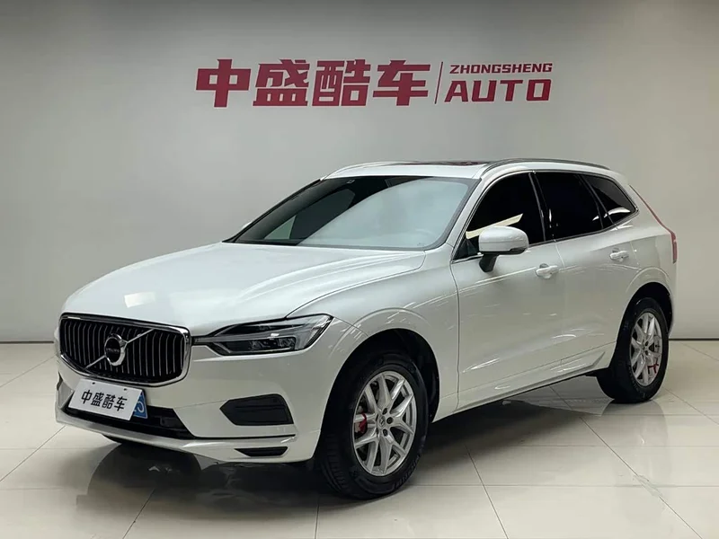 Volvo XC60 — фото 1