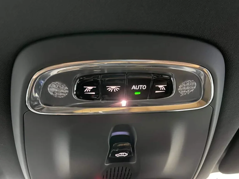 Volvo XC60 — фото 21