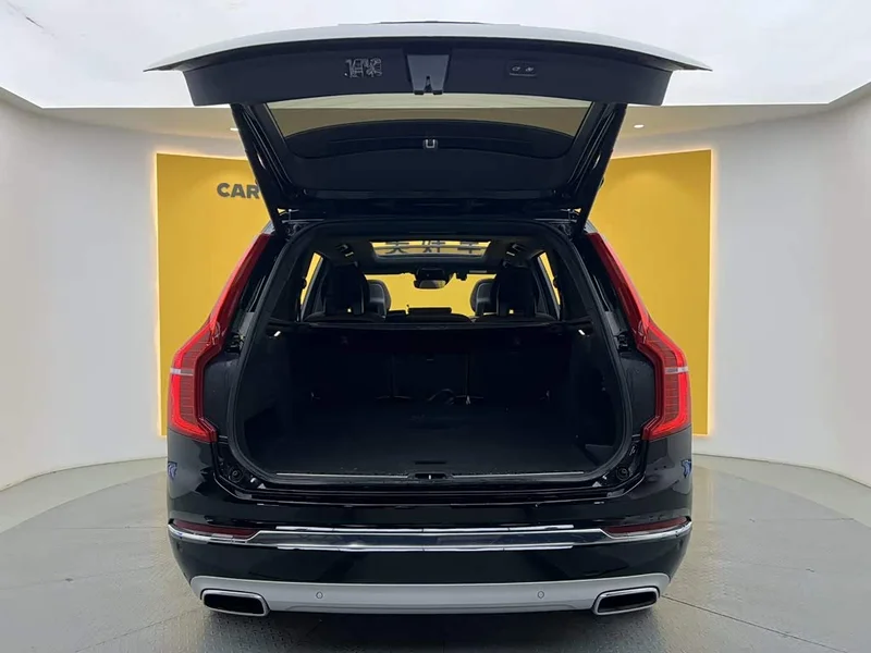 Volvo XC90 — фото 11