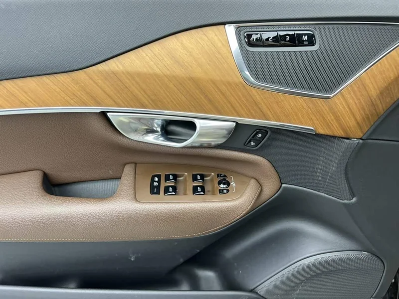 Volvo XC90 — фото 16