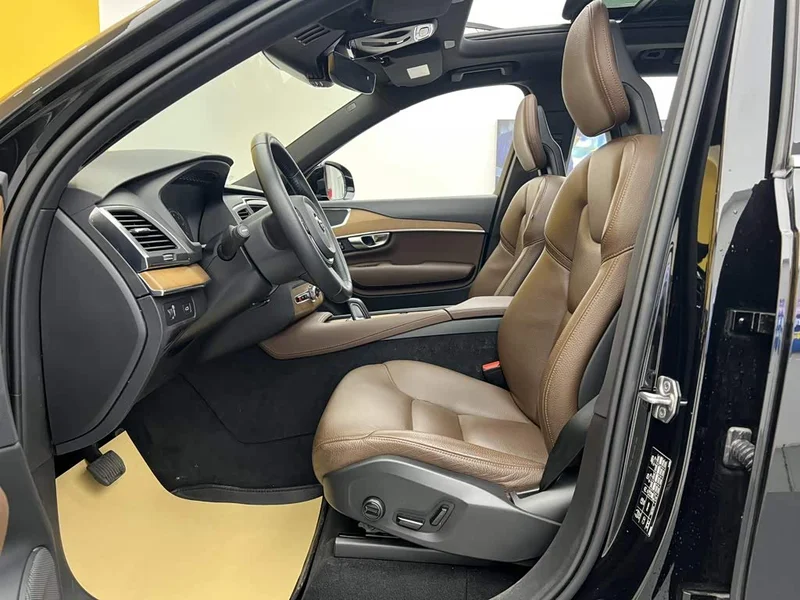 Volvo XC90 — фото 17