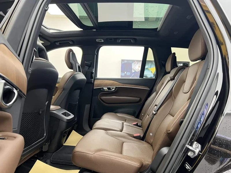 Volvo XC90 — фото 19