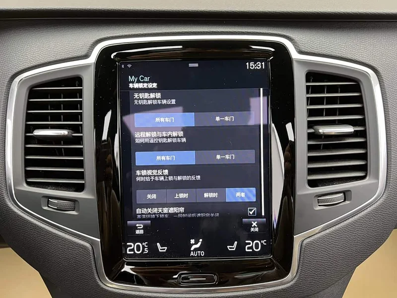 Volvo XC90 — фото 23