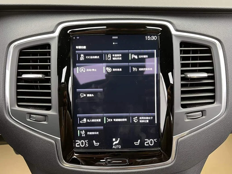 Volvo XC90 — фото 27