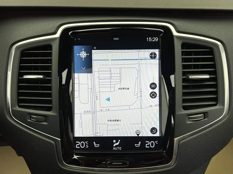 Volvo XC90 — фото 29