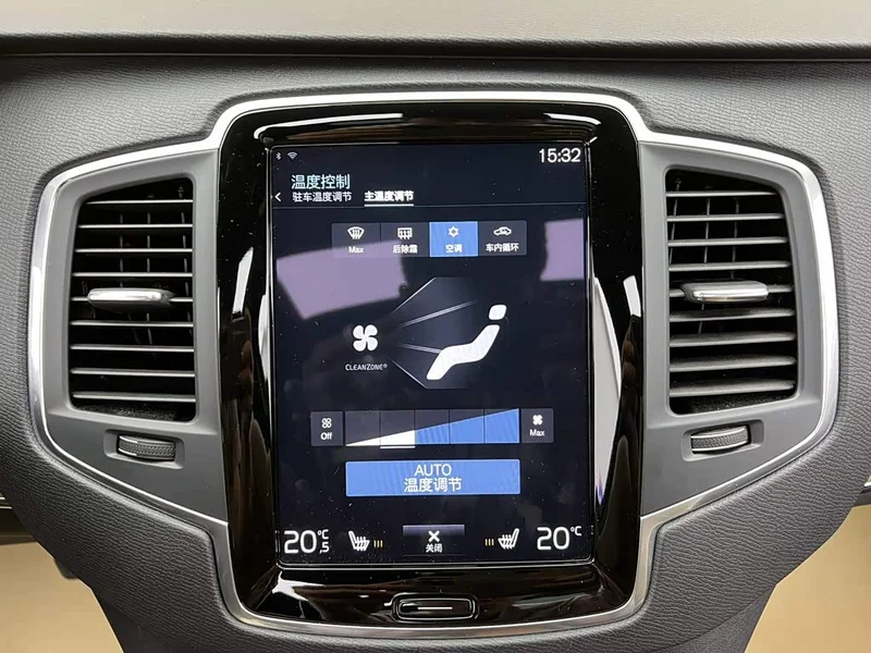 Volvo XC90 — фото 37